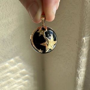 Vintage 14 yellow gold and onyx shooting star orb pendant